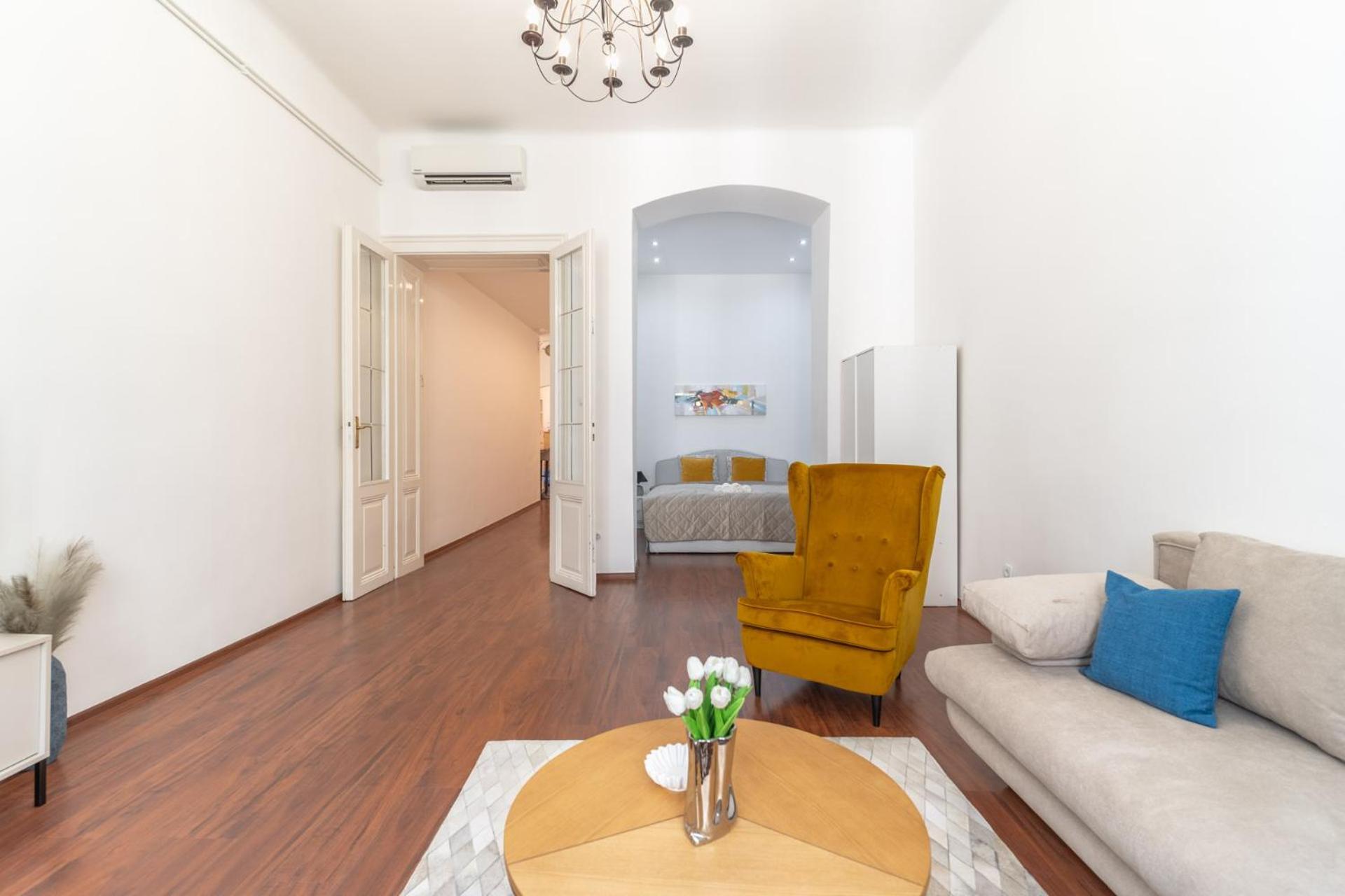 Deluxe And Cozy City Center Suite For 8Ppl Budapest Exterior photo