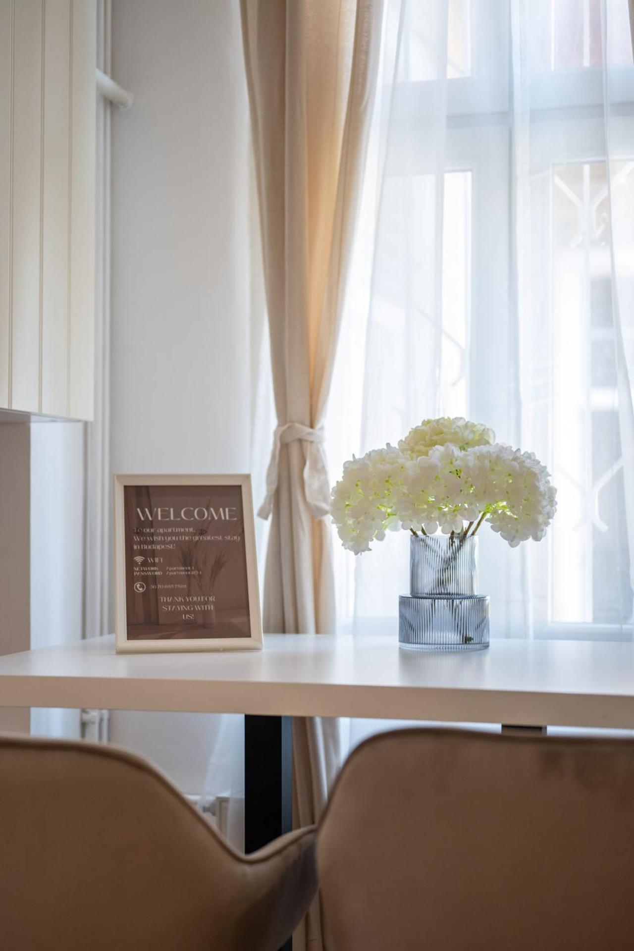 Deluxe And Cozy City Center Suite For 8Ppl Budapest Exterior photo