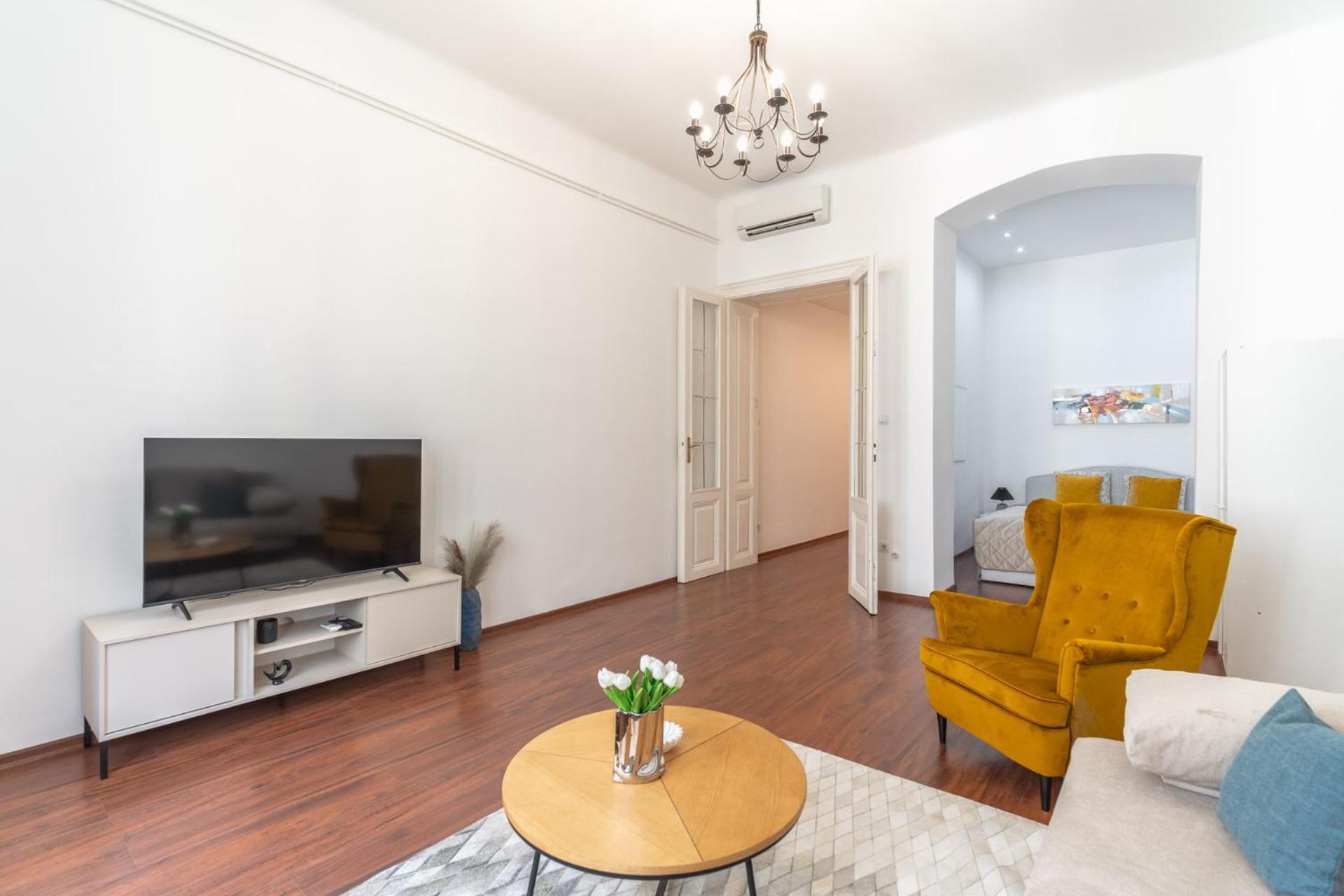 Deluxe And Cozy City Center Suite For 8Ppl Budapest Exterior photo